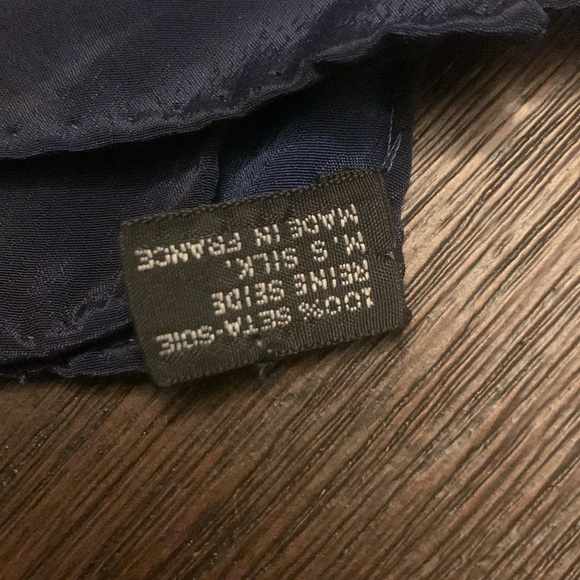 Versace scarf - Picture 6 of 11